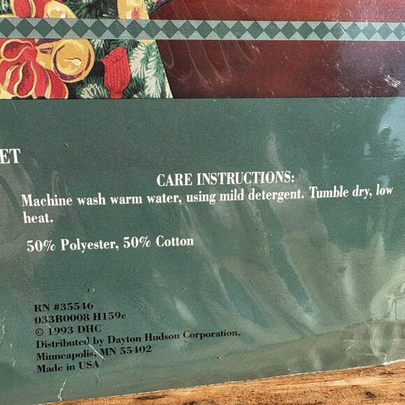 VTG Dayton Hudson Holiday “Chalet”Tablecloth OVAL 60” X 84” 1993 - Picture 4 of 6